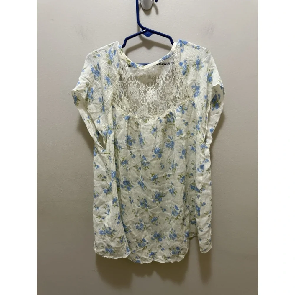 Abercrombie Kids XL Top Bundle (3) – Black‎ Studded, Blue Lace, White Floral Lot